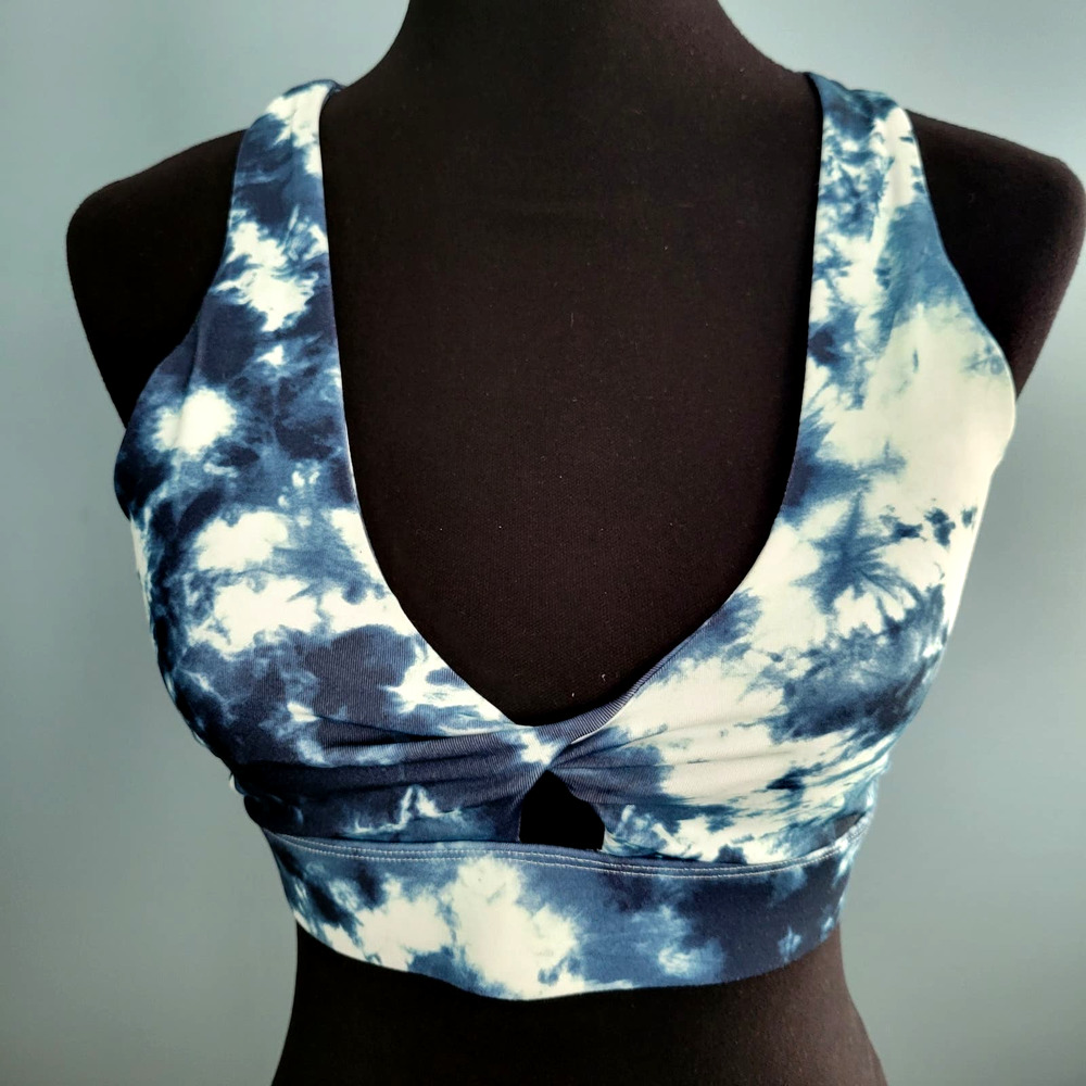 Fabletics Oasis Twist Sports Bra, M